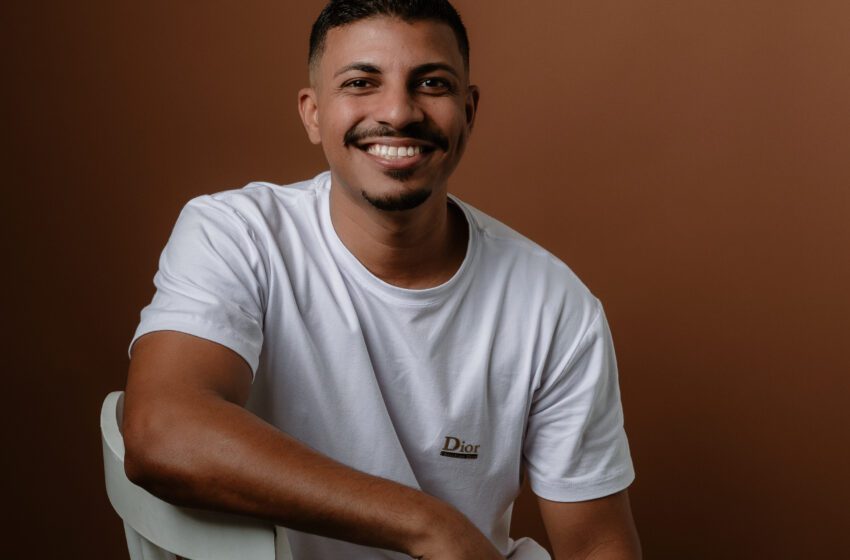  “Amado da Minh’alma” é o nome que carrega a nova canção de Luan Ribeiro